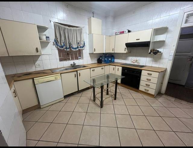 5 BEDROOM HOUSE FOR SALE IN ROSETTENVILLE